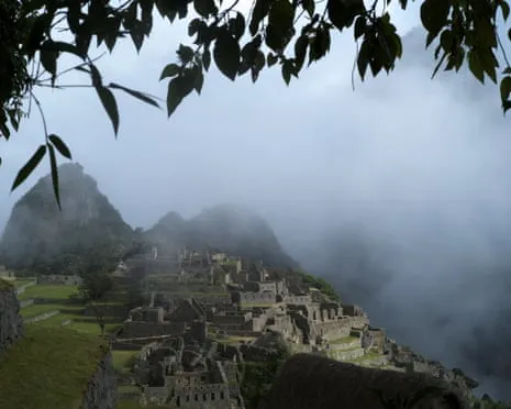 Rocks placed on Railway Lines Trap 900 Travelers at Machu Picchu